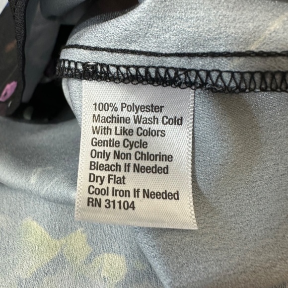 NWOT Madison Black Floral Button Down Shirt - Picture 6 of 6